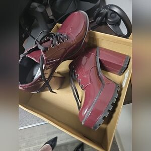 Steve Madden Persey Lace Up Oxford Lug Sole Platform Pump 10 Wine Patent